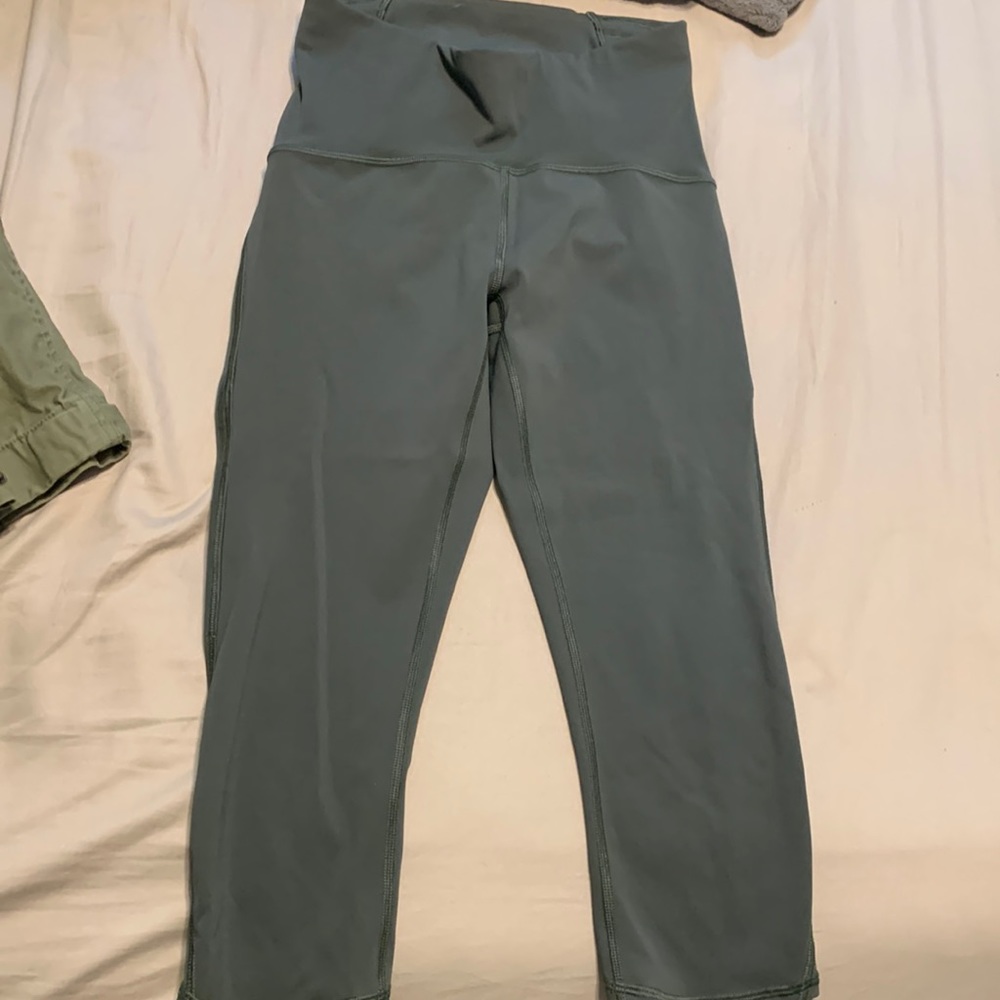 Lululemon Cropped Leggings